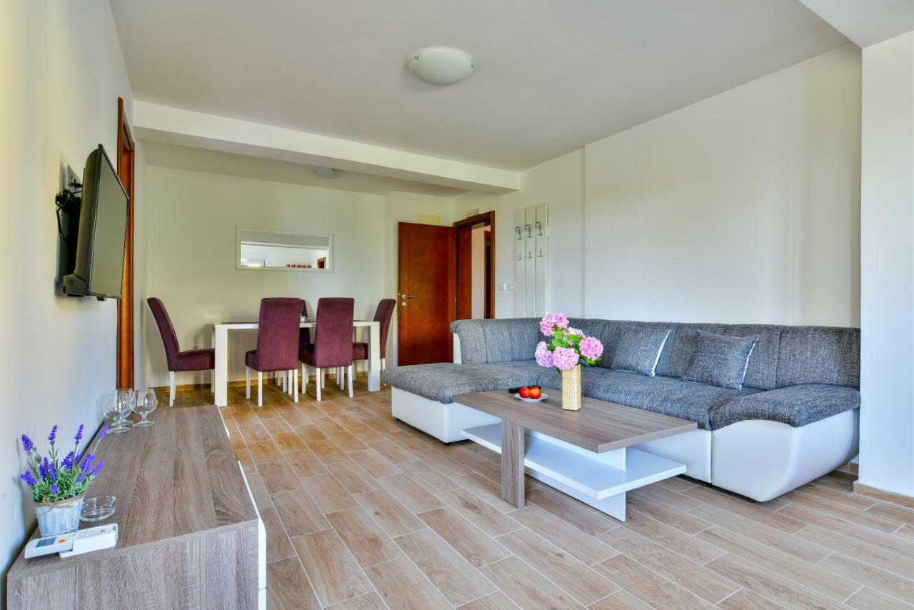 Apartmani Marina Kopitovic Petrovac Εξωτερικό φωτογραφία