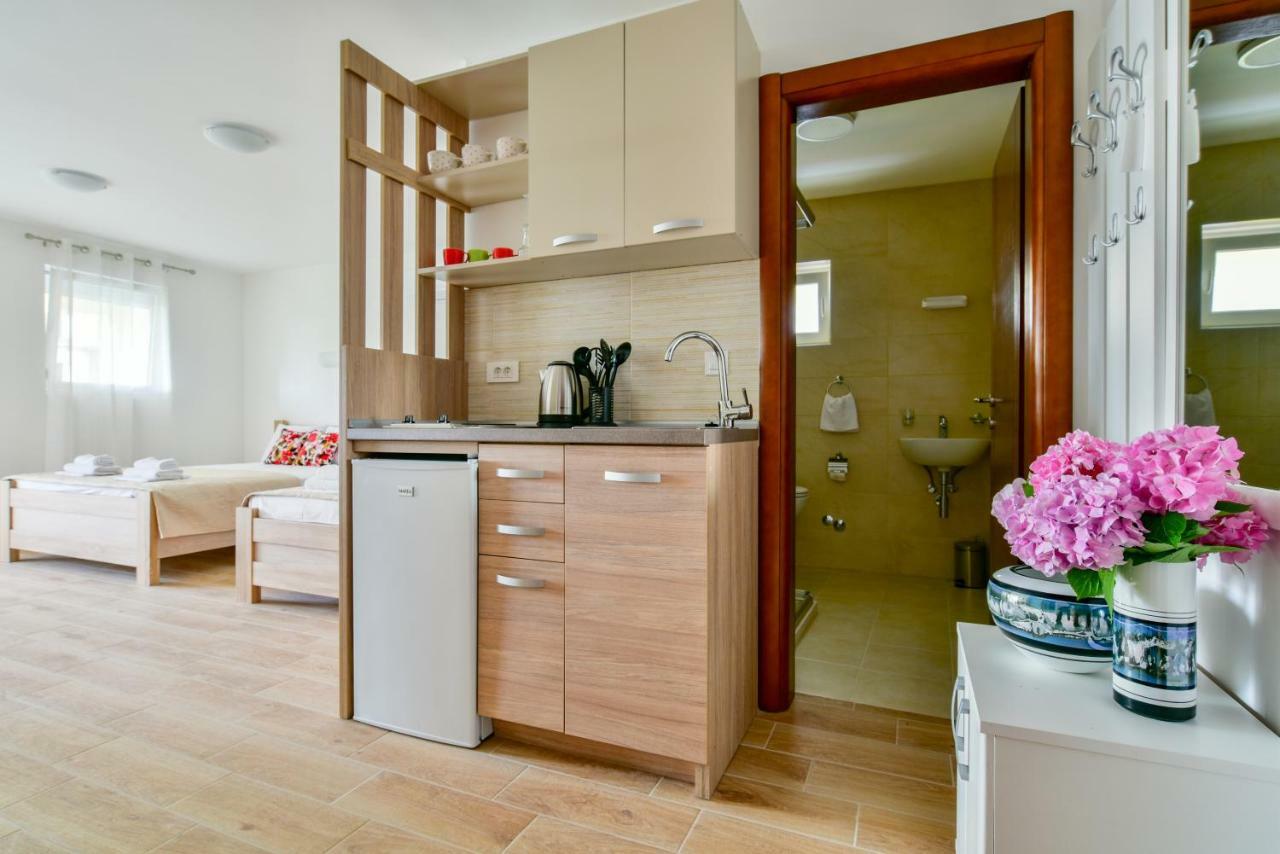 Apartmani Marina Kopitovic Petrovac Εξωτερικό φωτογραφία