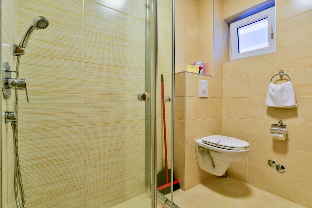 Apartmani Marina Kopitovic Petrovac Εξωτερικό φωτογραφία