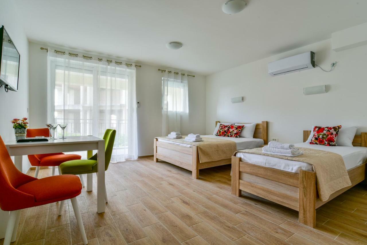 Apartmani Marina Kopitovic Petrovac Εξωτερικό φωτογραφία