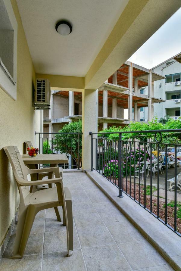 Apartmani Marina Kopitovic Petrovac Εξωτερικό φωτογραφία