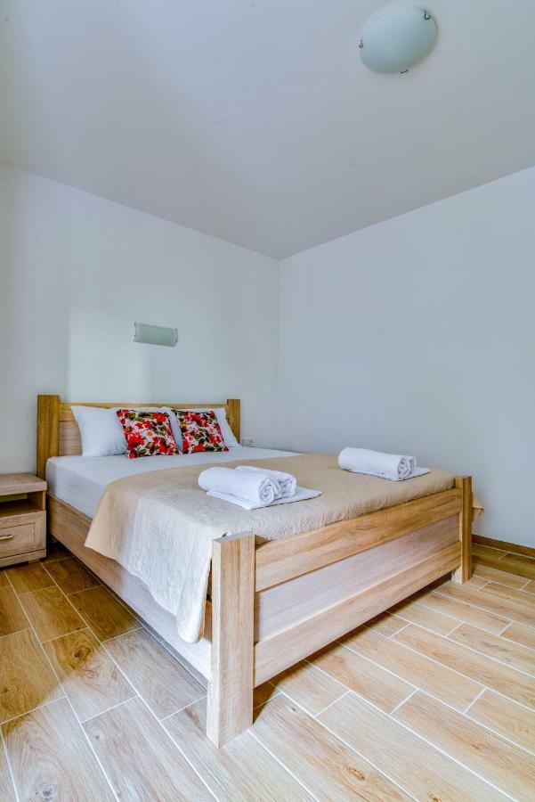 Apartmani Marina Kopitovic Petrovac Εξωτερικό φωτογραφία