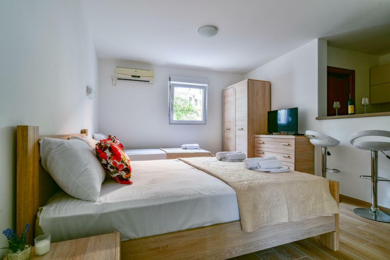 Apartmani Marina Kopitovic Petrovac Εξωτερικό φωτογραφία